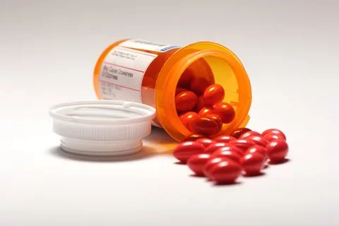 Pills+in+bottle_mid