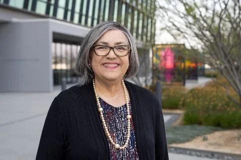 Dr. Laura Trejo