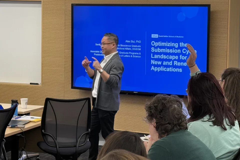 Dr. Bui speaking at the Symposium 